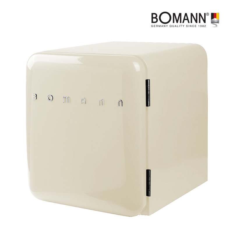 작은 공간도 멋지게! 아이보리 컬러의 레트로 미니 냉장고 추천