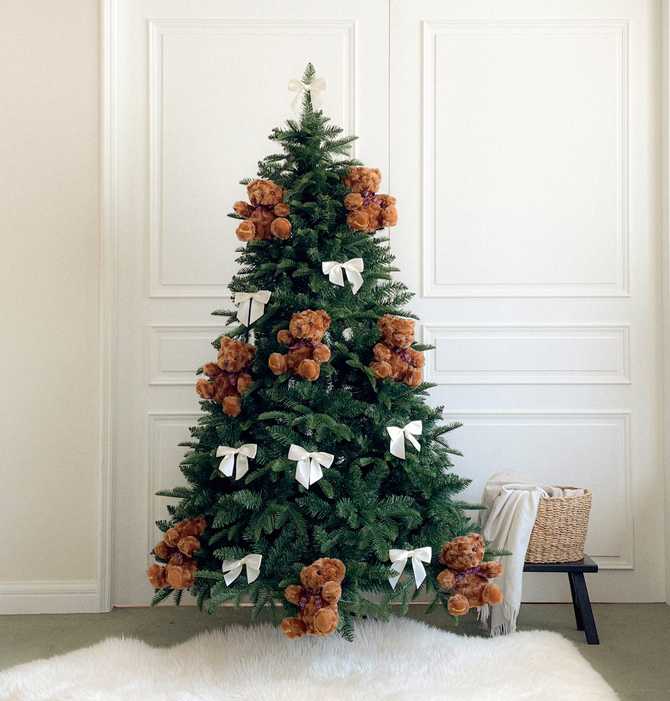 집에서도 크리스마스 분위기를 쉽게 연출하는 인형 트리 추천