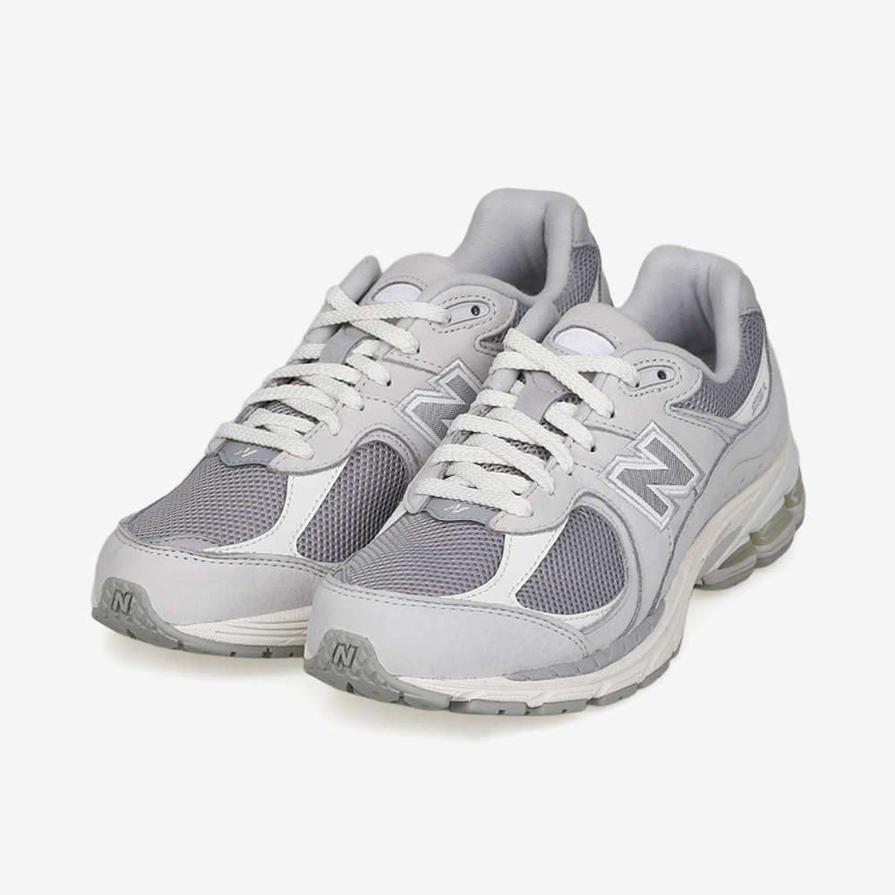 편하게 신기 좋은 뉴발란스 2002R 운동화, 어떤 점이 특별할까?