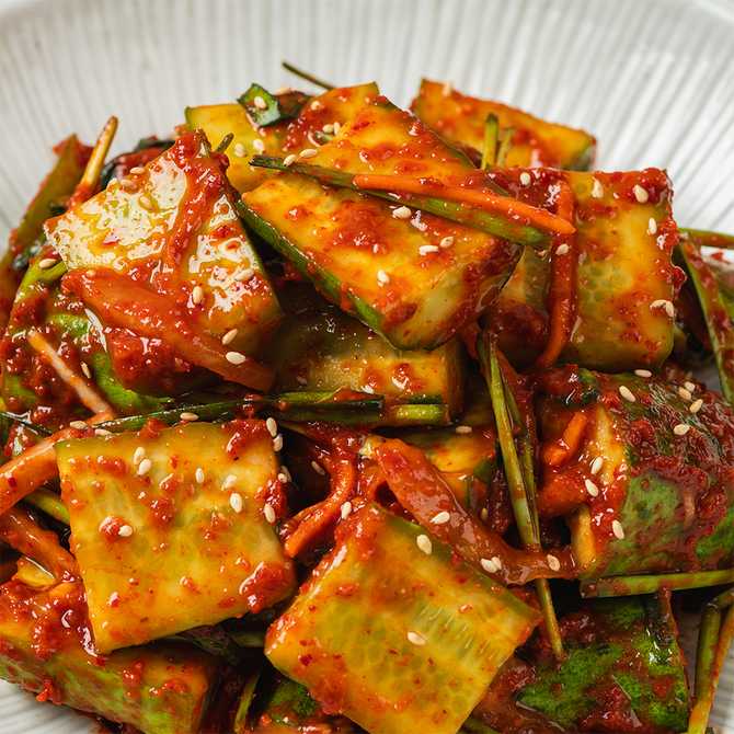 50년 전통의 운림가, 아삭하고 시원한 오이 부추 김치 한 그릇 어떠세요?