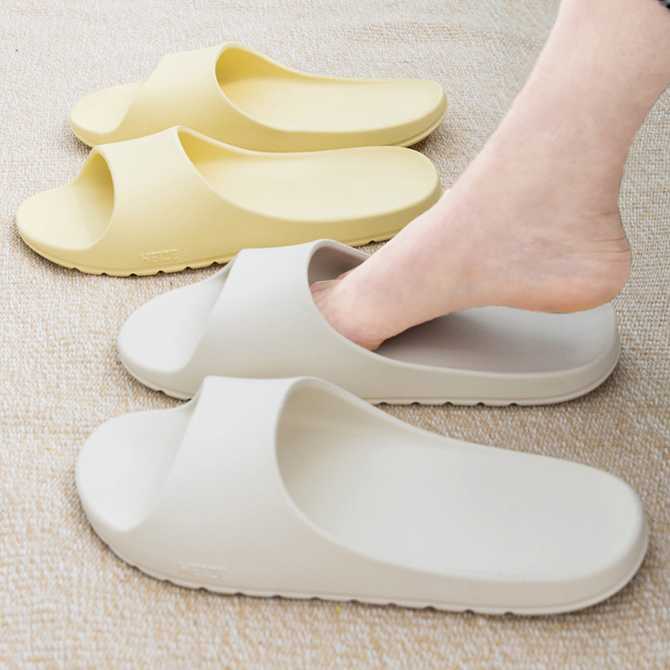 문에 걸리지 않는 욕실화, 퓨어 발등 낮은 욕실 슬리퍼로 편하게 신어요