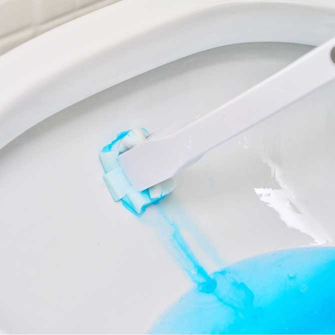 간편하게 사용하는 화장실 변기 세정제, 스틱과 리필 세트로 깔끔하게!