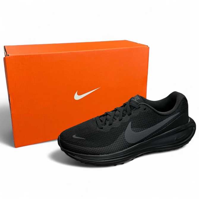 가볍고 넓은 발볼이 매력인 나이키 레볼루션 8 운동화 추천