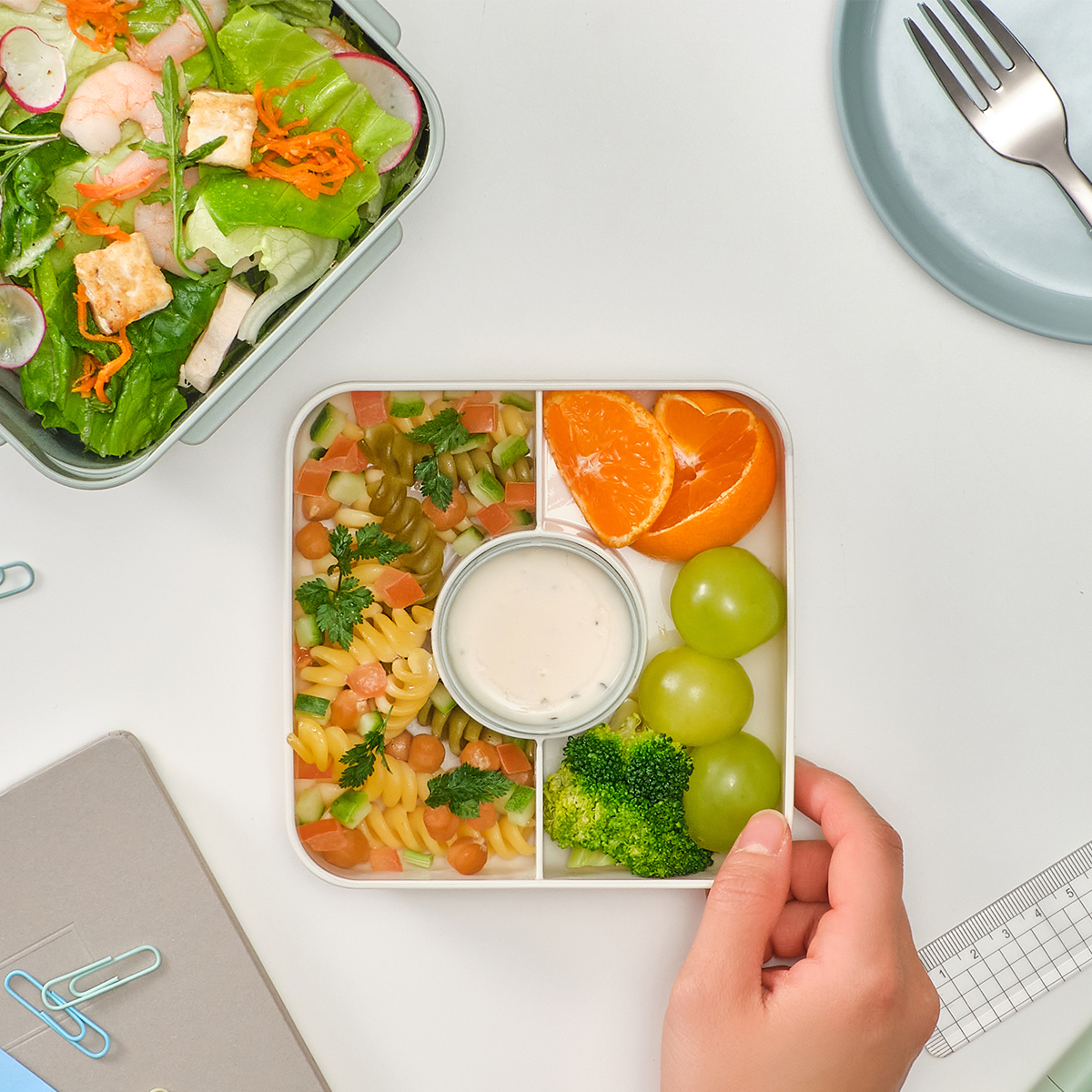 가볍고 실용적인 샐러드 용기, 집에서도 야외에서도 딱 좋아요!