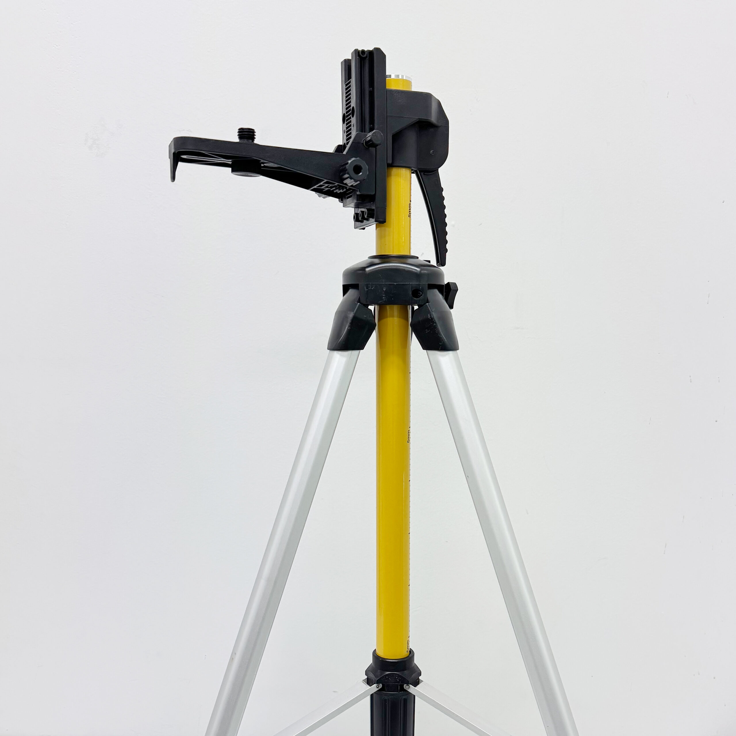 쉽고 편하게 사용하는 레이저 레벨기와 삼각대 추천! 실속 있는 선택 가이드