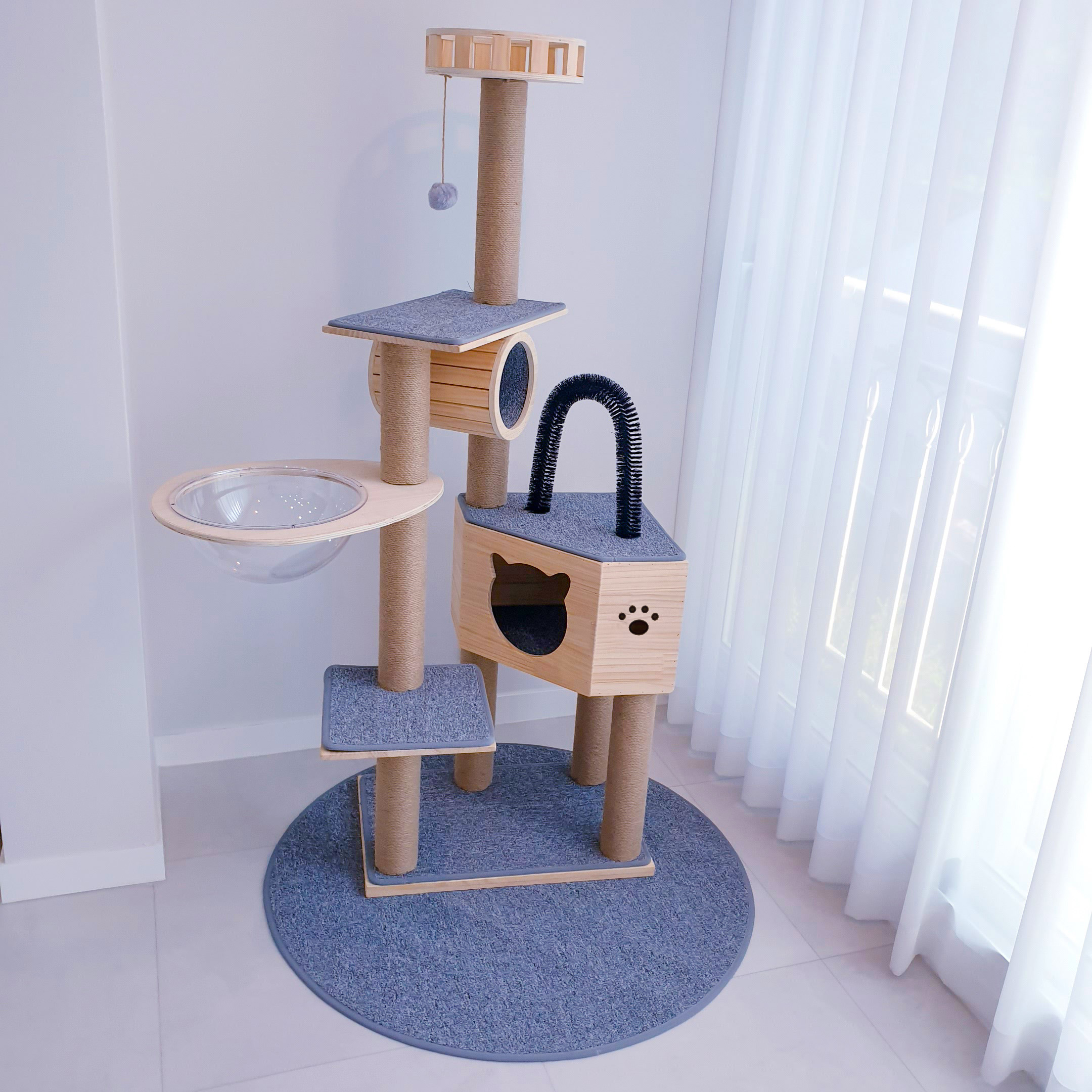 고양이들이 좋아하는 원목 우주선 캣타워, 160cm로 집안을 더 특별하게!