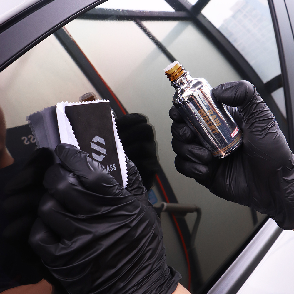 차량 유리창에 광택과 방수 효과를 동시에! 더클래스 유리 발수코팅제 소개