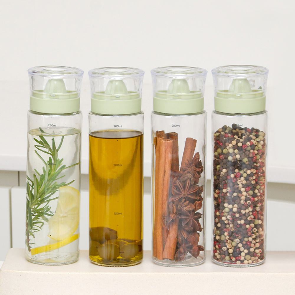 가정에서도 간편하게! 유리 양념통과 오일병으로 요리의 품격 높이기