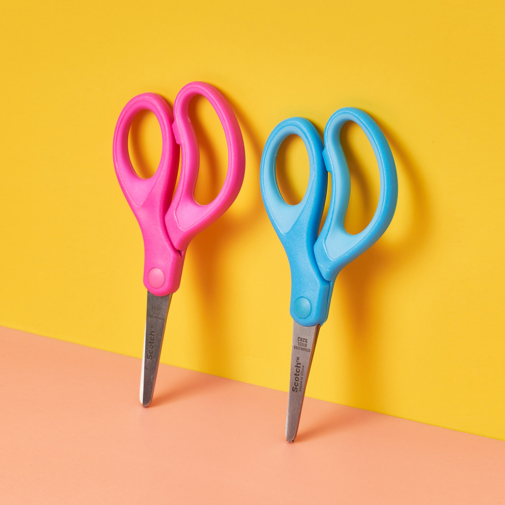 아이들이 안전하게 사용할 수 있는 양손가위, 어떤 점이 좋을까?