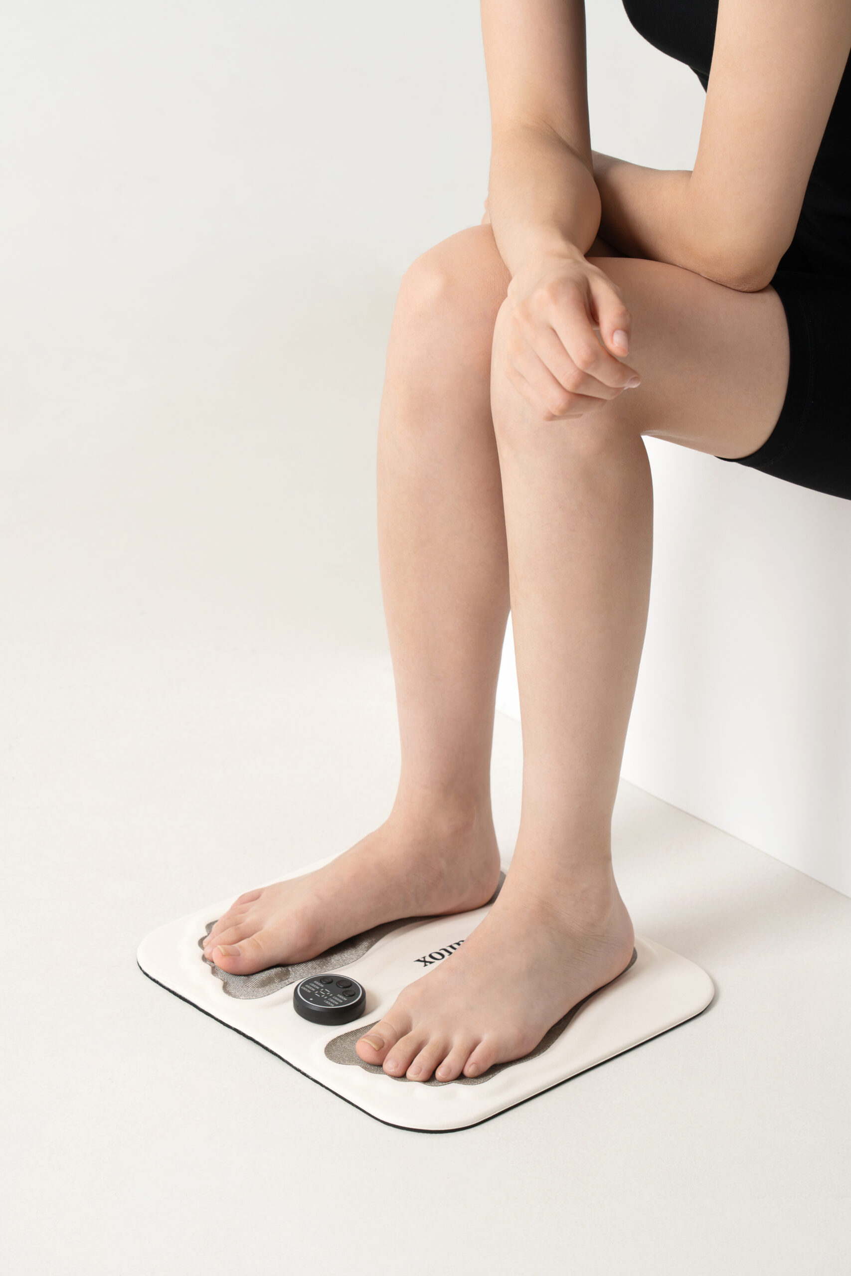 집에서 간편하게 발과 다리 건강 챙기기, EMS 마사지기 추천