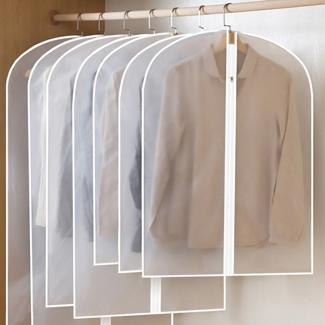옷장 속 깔끔함을 지켜주는 반투명 옷커버 추천! 쉽게 정리하는 방법