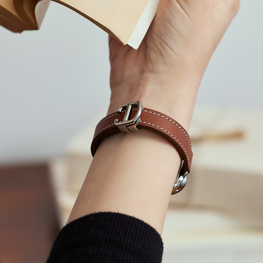 애플워치에 딱 맞는 가죽 슬림 스트랩, 쉽게 교체하는 방법 알려드릴게요!