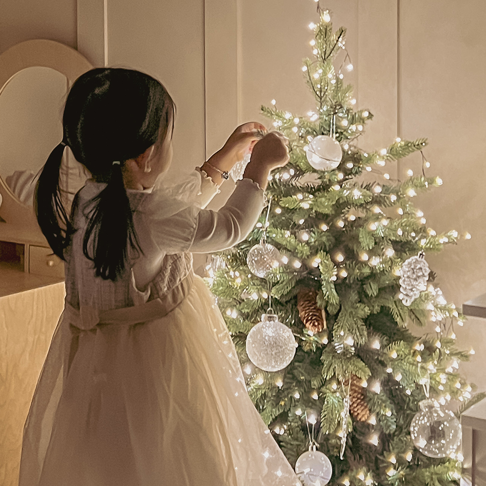 집 안을 따뜻하게 밝혀줄 크리스마스 미니 트리 추천, 100cm 크기와 예쁜 조명까지!