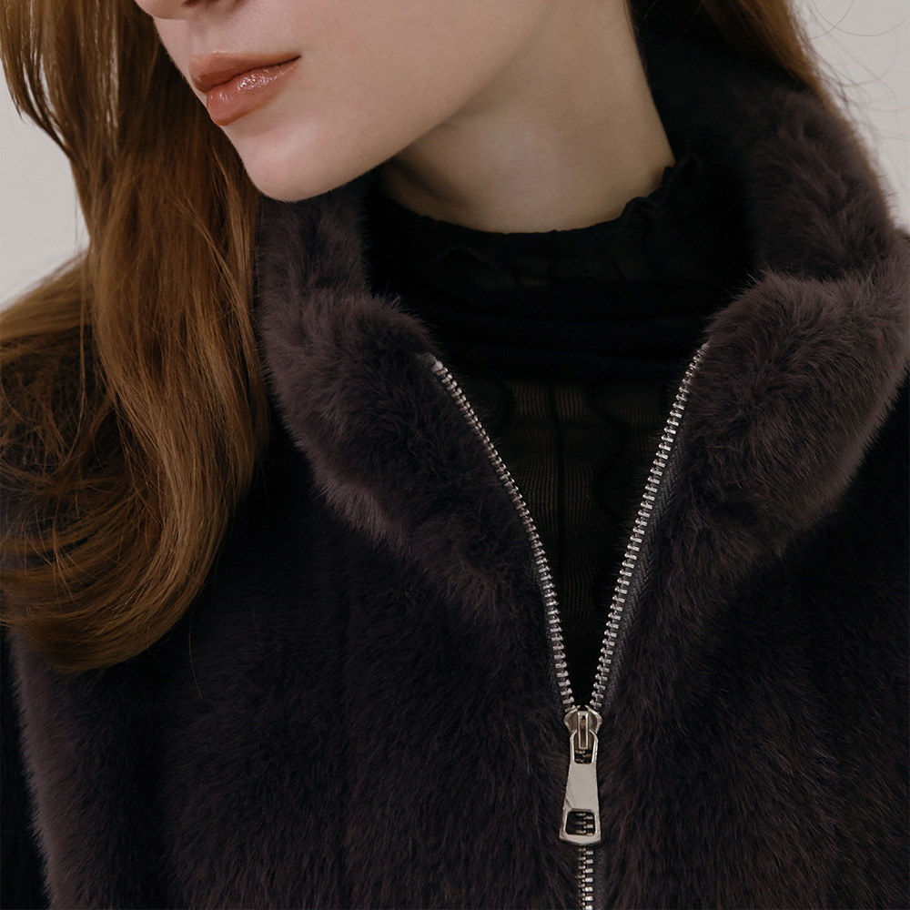 편하게 입기 좋은 반팔 집업 퍼자켓, 어떤 매력일까?