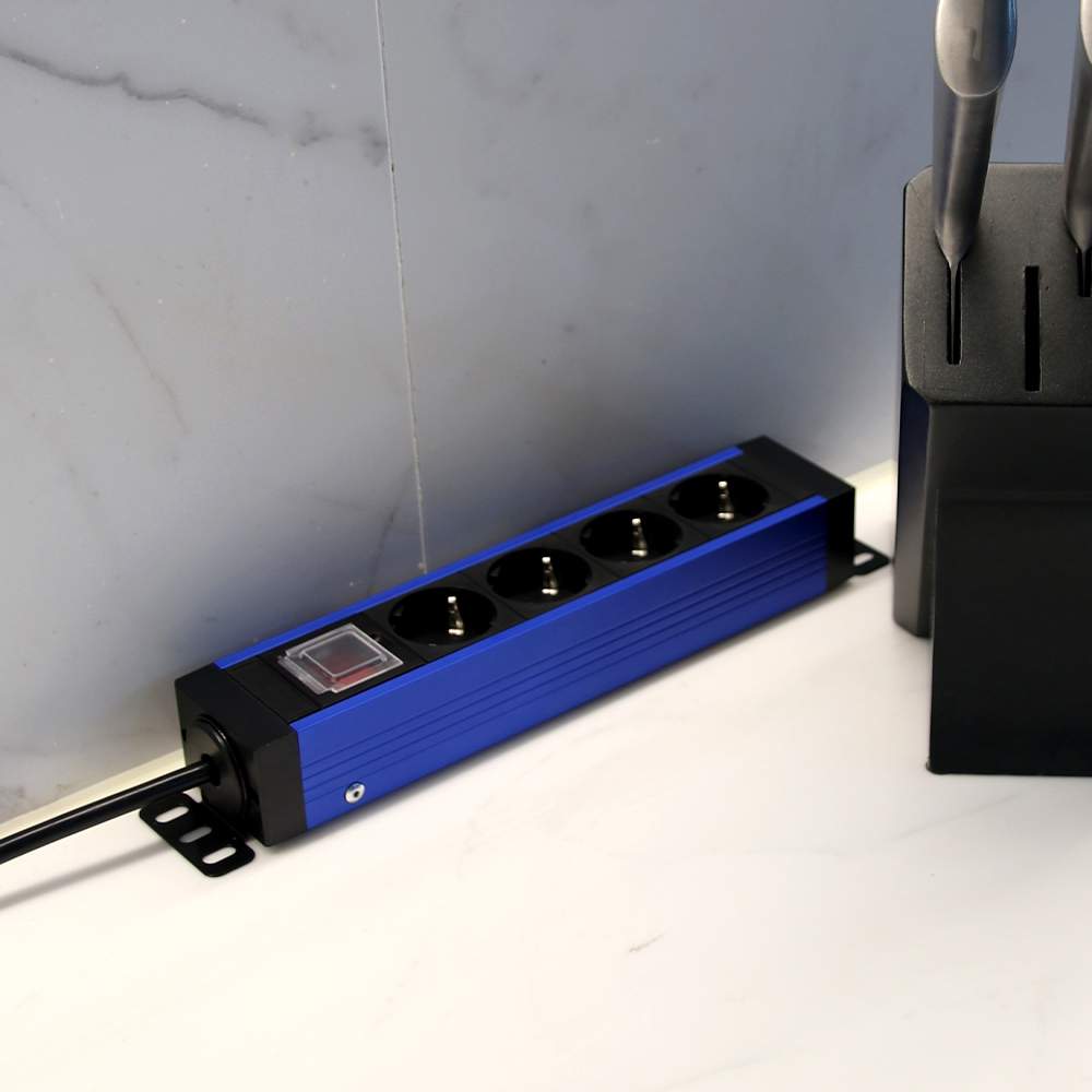 집에서도 안전하게 사용하는 알루미늄 서버용 멀티콘센트 추천