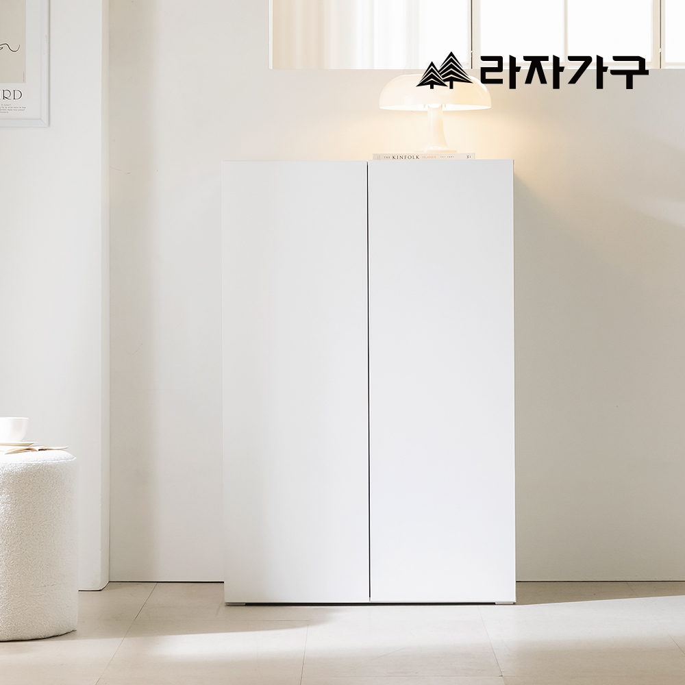 집안 정리의 핵심! 낮은 옷장으로 공간 활용을 쉽게 해보세요