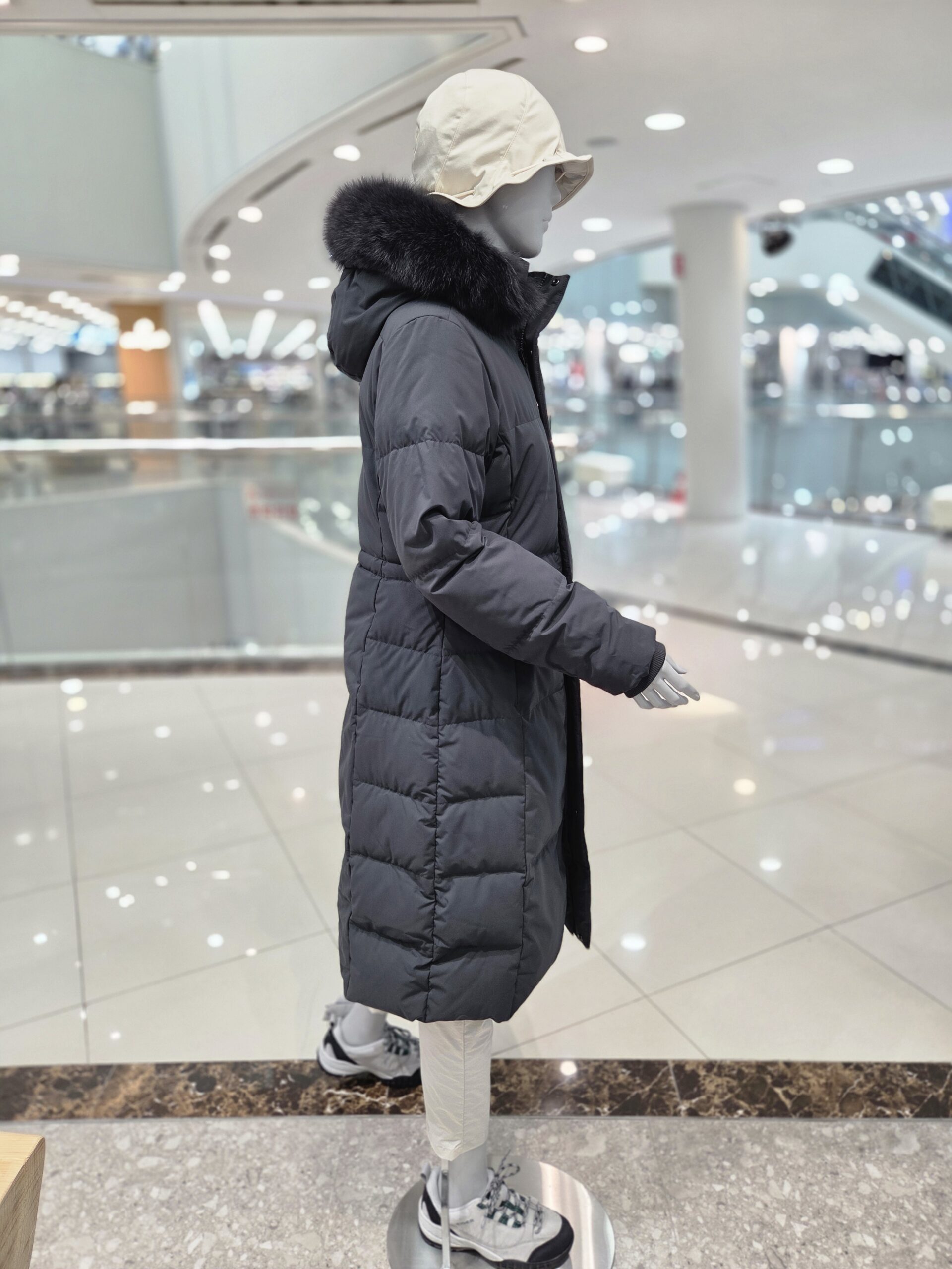 따뜻하고 스타일리시하게! 여성 겨울 방풍 롱 다운 자켓 추천