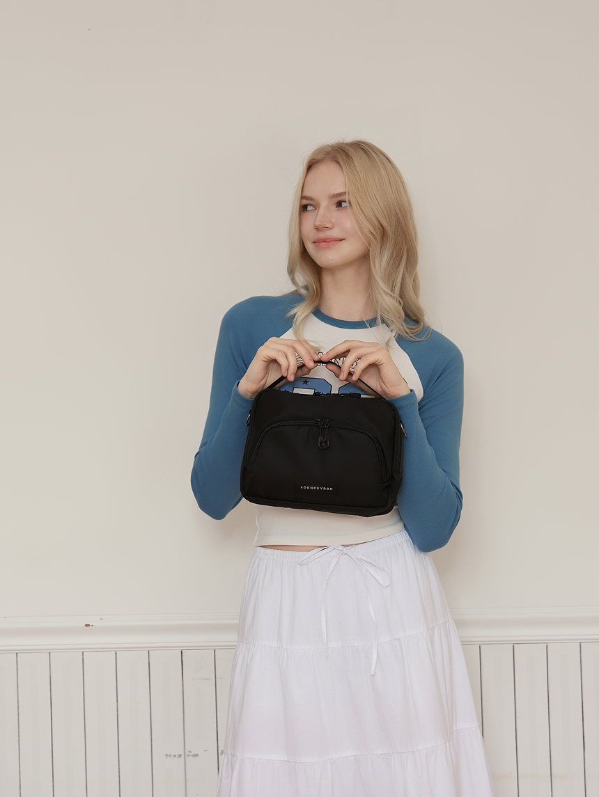 여행 갈 때 딱 좋은 가볍고 실용적인 크로스백 추천!