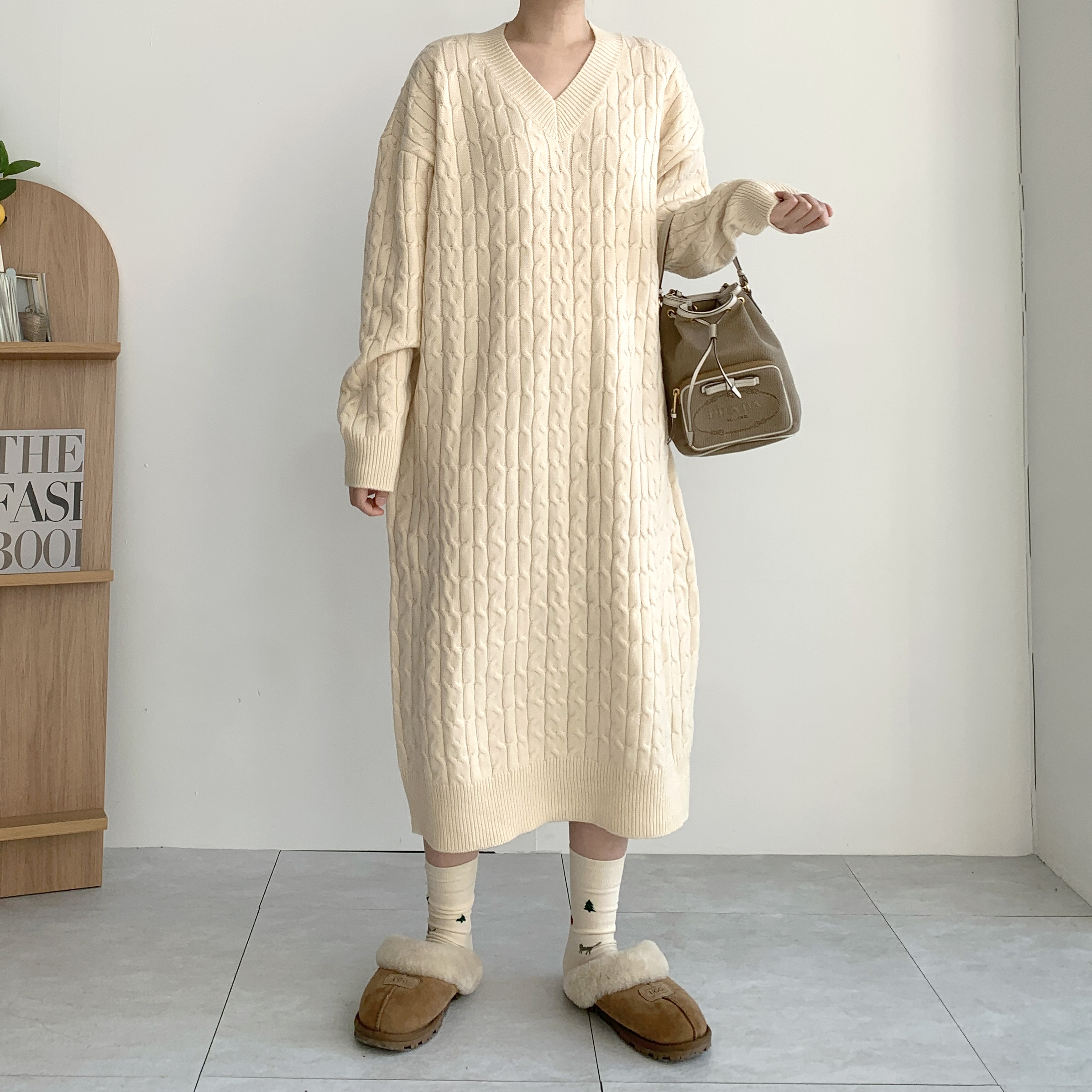 편안하고 스타일리시한 꽈배기 니트 원피스, 이렇게 입어보세요!