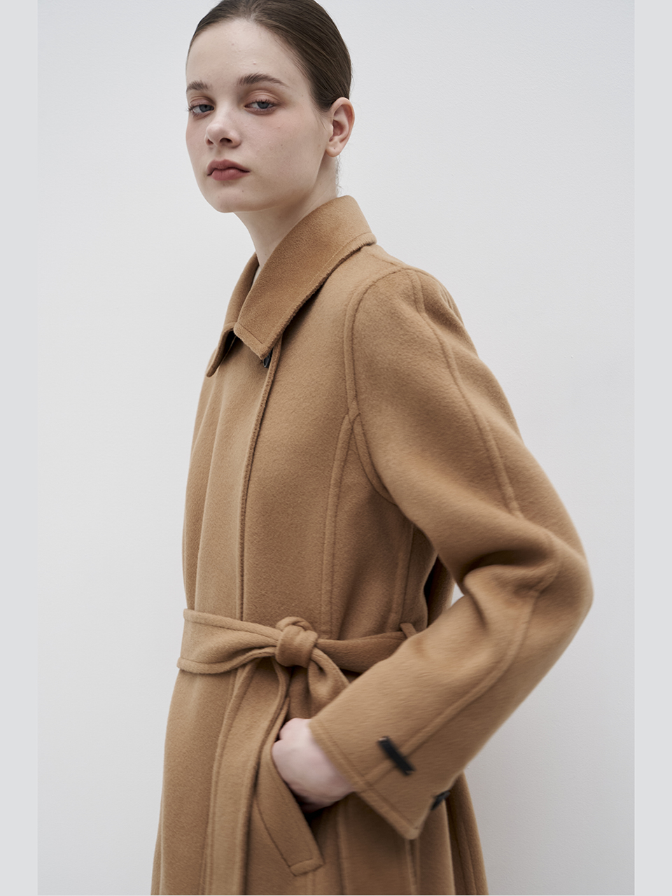 포근하고 세련된 캐시미어 코트, 이번 시즌 꼭 챙기세요!