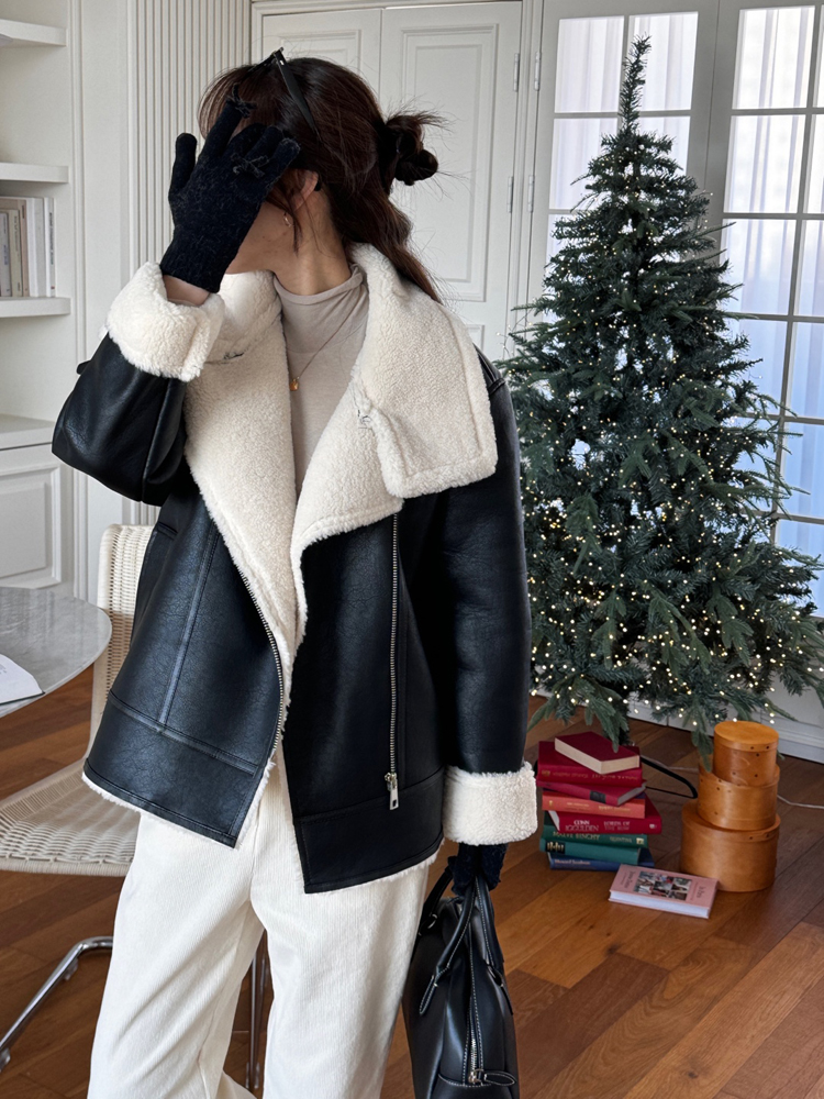 겨울철 따뜻하고 멋스럽게! 오버사이즈 하이넥 레더 무스탕 추천