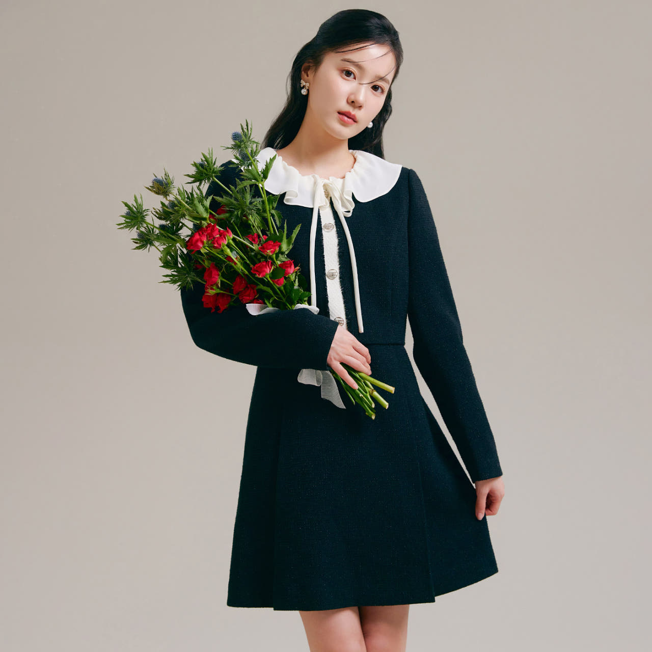 편하게 입기 좋은 로엠 리본 트위드 원피스, 지금 한번 살펴보세요!