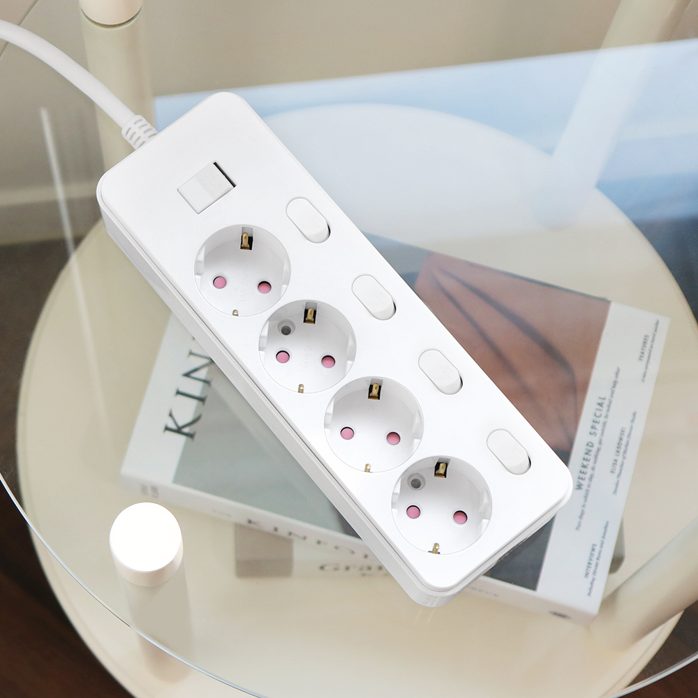 집에서도 편리하게 사용하는 16A 국산 멀티탭, 디자인도 깔끔하게!