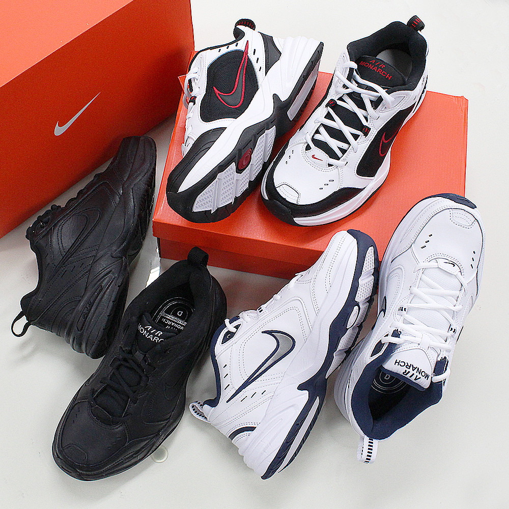 일상에서 편하게 신을 수 있는 나이키 에어 모나크4 운동화 추천