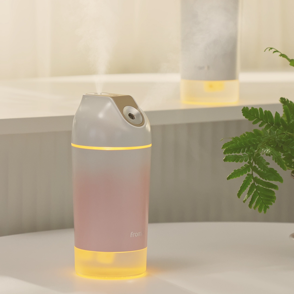 작고 귀여운 미니 가습기, 사무실이나 집에서 간편하게 사용하세요!