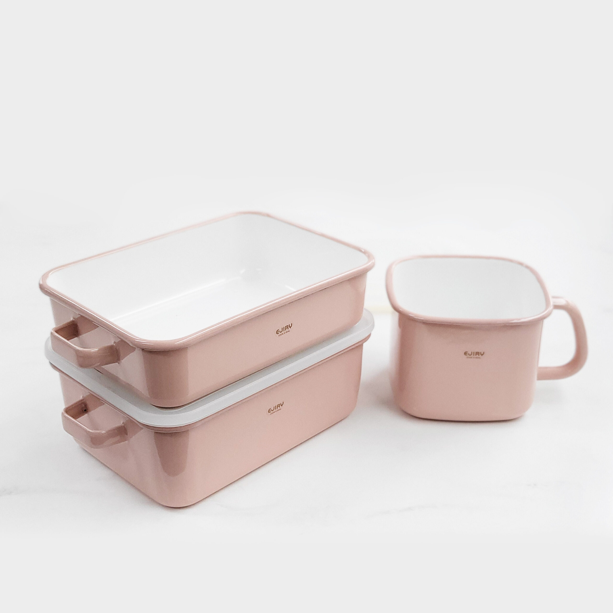 가정에서 쉽게 사용하는 인덕션용 법랑 냄비와 밀폐용기 세트 추천