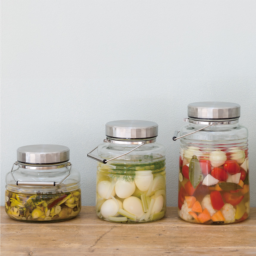 가정이나 사무실에서 유용하게 쓰이는 유리 저장병, 스텐 뚜껑이 달린 1리터 용량