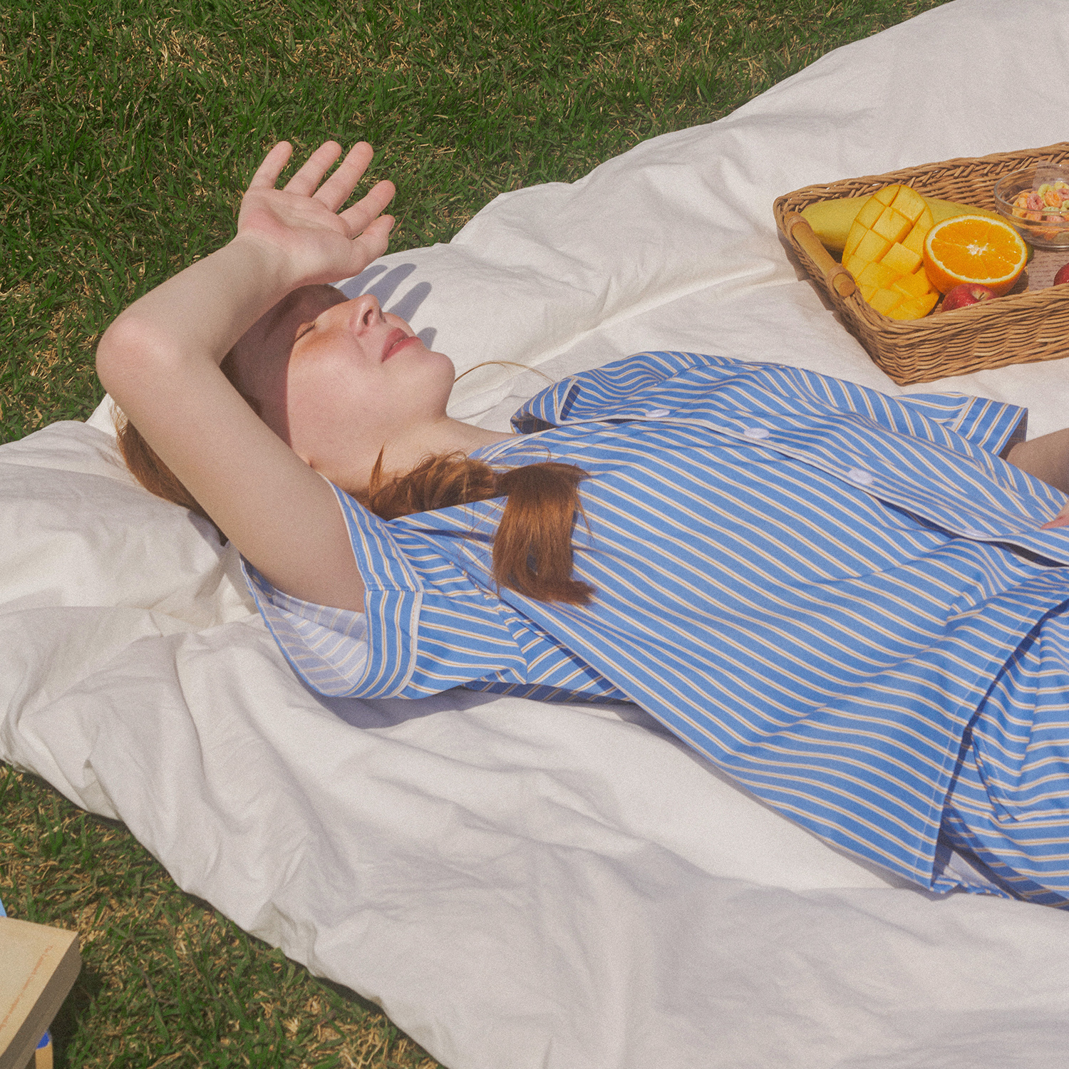 편안한 여름밤을 위한 실크핏 마리나 반팔 카라 세트 잠옷 추천!