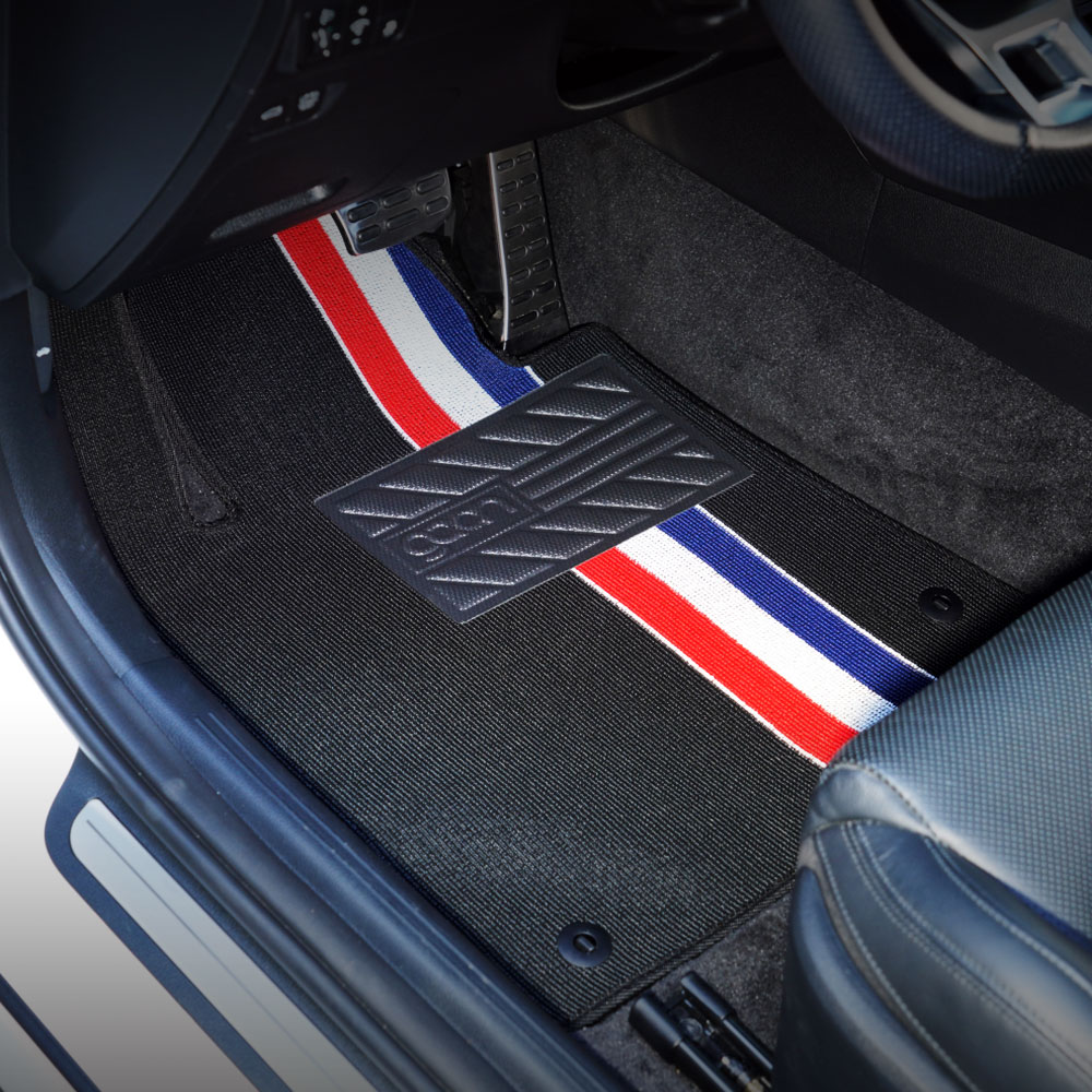 차량 운전석에 딱 맞는 카매트, 쉽게 교체하는 방법 알려드릴게요!