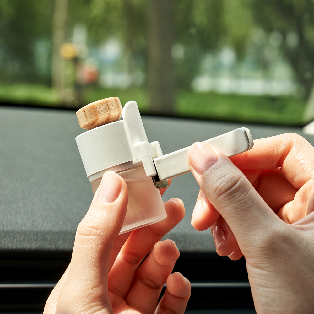 차량 내부를 상쾌하게 만들어주는 편백향 디퓨저 추천