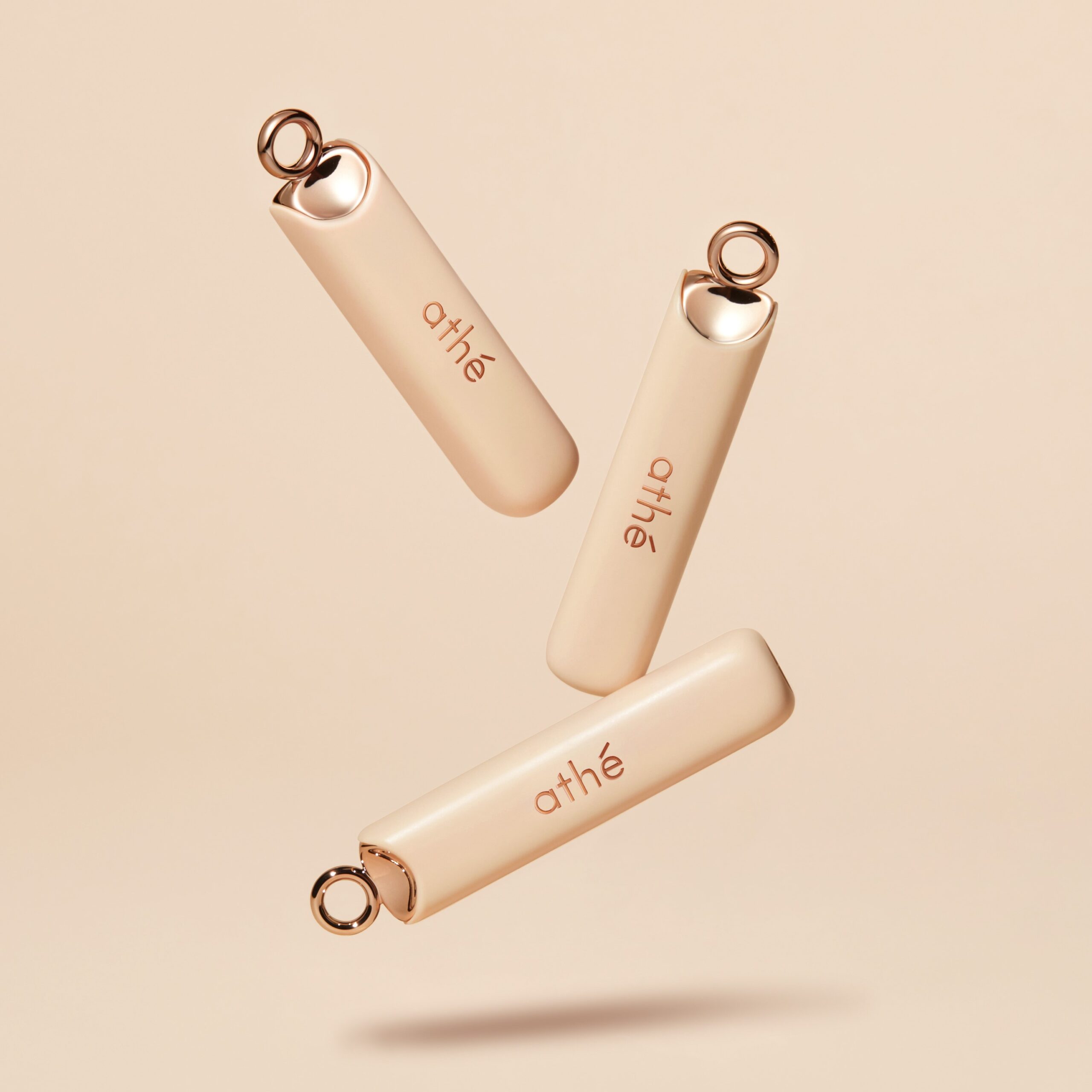 가볍고 촉촉한 립밤, 8가지 컬러로 즐기기