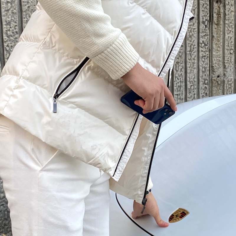 남성용 니트 패딩과 가벼운 경량 패딩, 어떤 걸 선택할까?