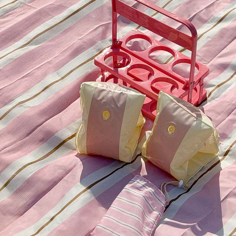 가볍고 실용적인 야외용 피크닉 매트, 어디서든 편하게 사용하세요!