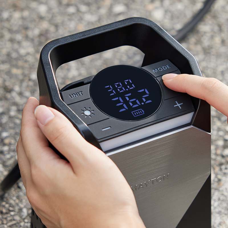 휴대하기 편한 타이어 공기압 체크 펌프로 차량 관리 쉽게 하세요!