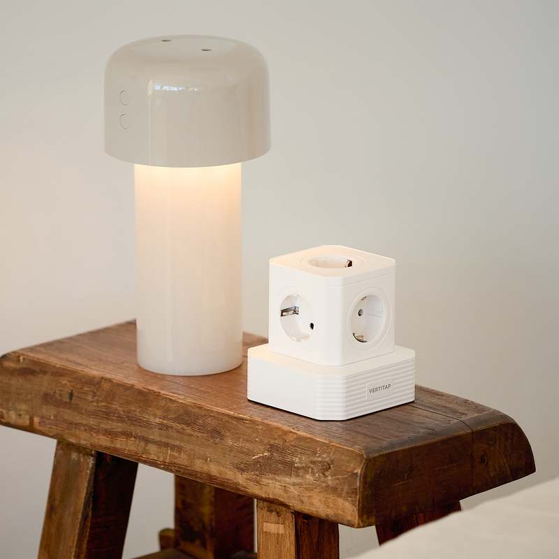 캠핑이나 여행에 딱! 대용량 멀티탭으로 편리하게 전기 사용하기