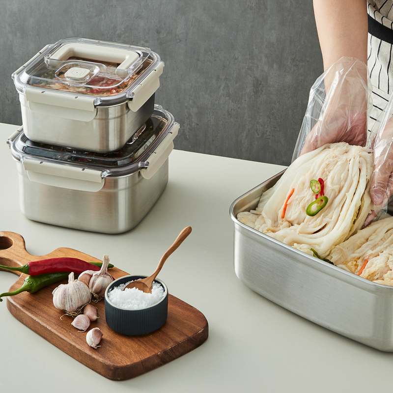 가족과 함께 쓰기 좋은 김치통, 새롭게 리뉴얼된 스텐 직사각 용기 소개