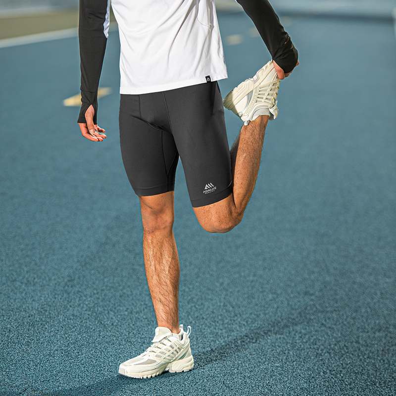 편하게 입기 좋은 남성용 하프팬츠, 마라톤과 트레일러닝에 딱이에요!