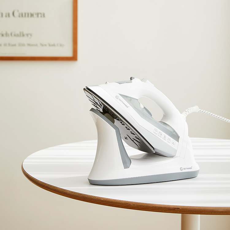 가이타이너 볼크 무선 스팀다리미로 집안일 쉽게 해결하기