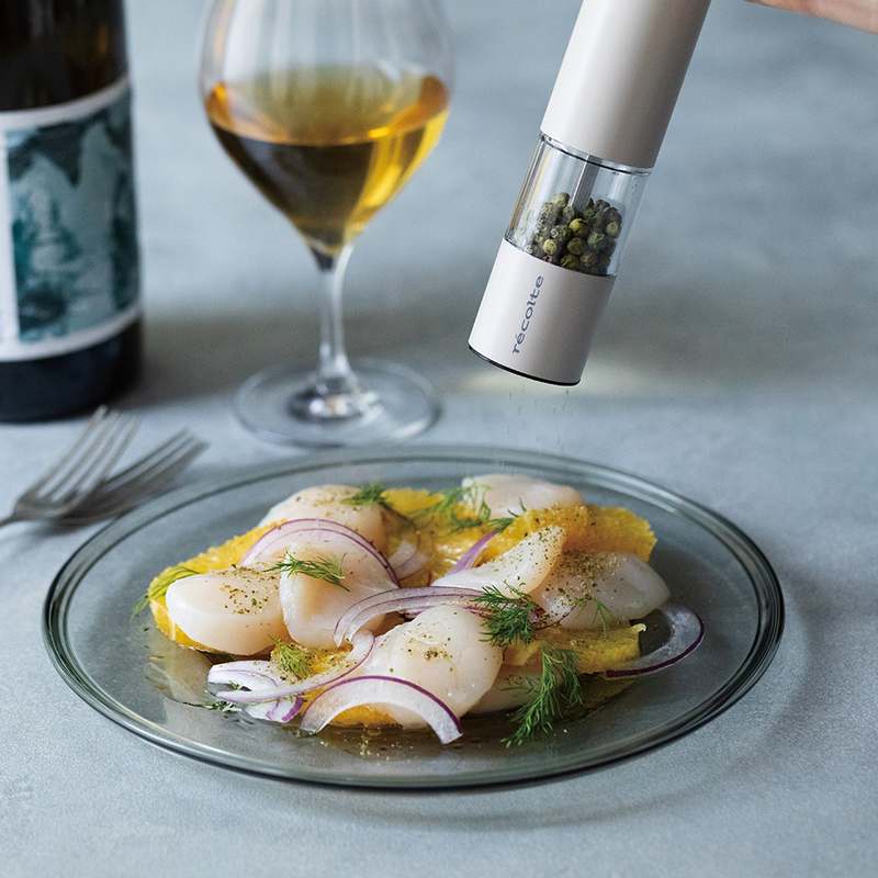 가볍게 사용하는 전동 소금 후추 그라인더, 집에서도 간편하게!