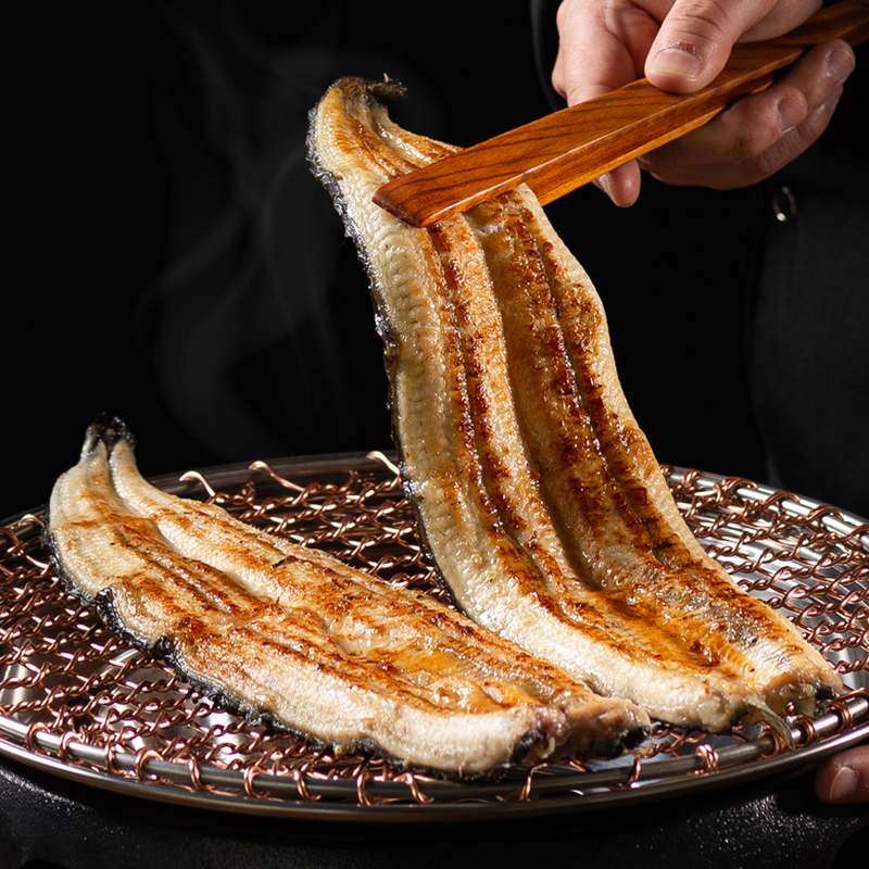 집에서 즐기는 신선한 자포니카 장어, 손질 후 700g으로 만나요!