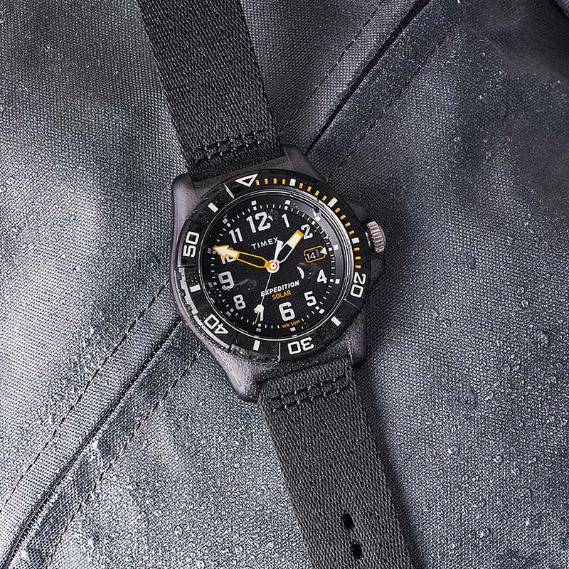 편하게 차고 다닐 수 있는 태양광 시계, 타이맥스 익스페디션 프리다이브 오션 솔라파워 소개