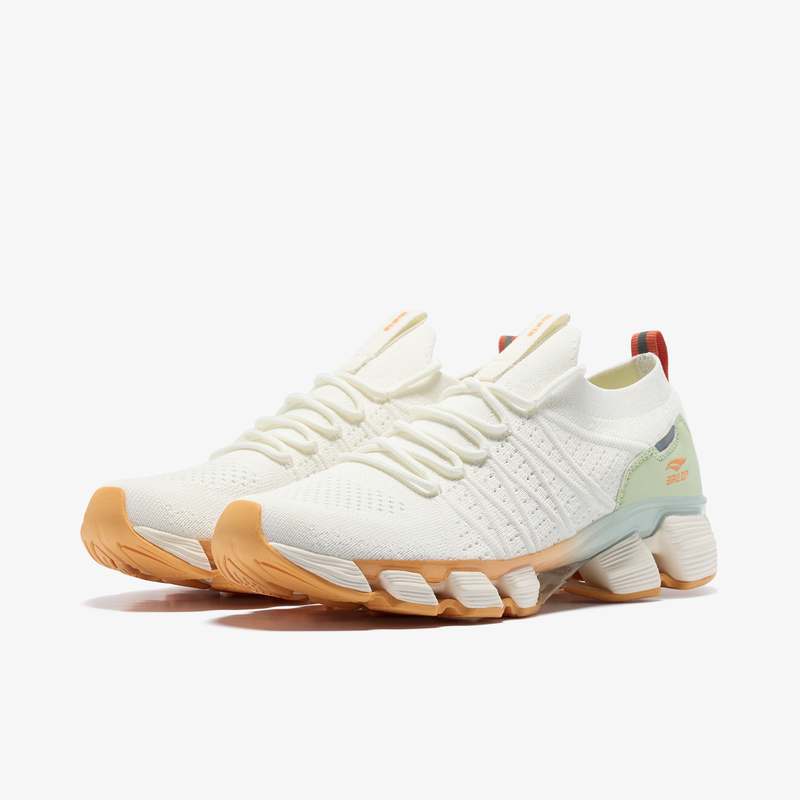 가볍고 편안한 워킹화, 일상 속 필수 아이템으로 딱이야!