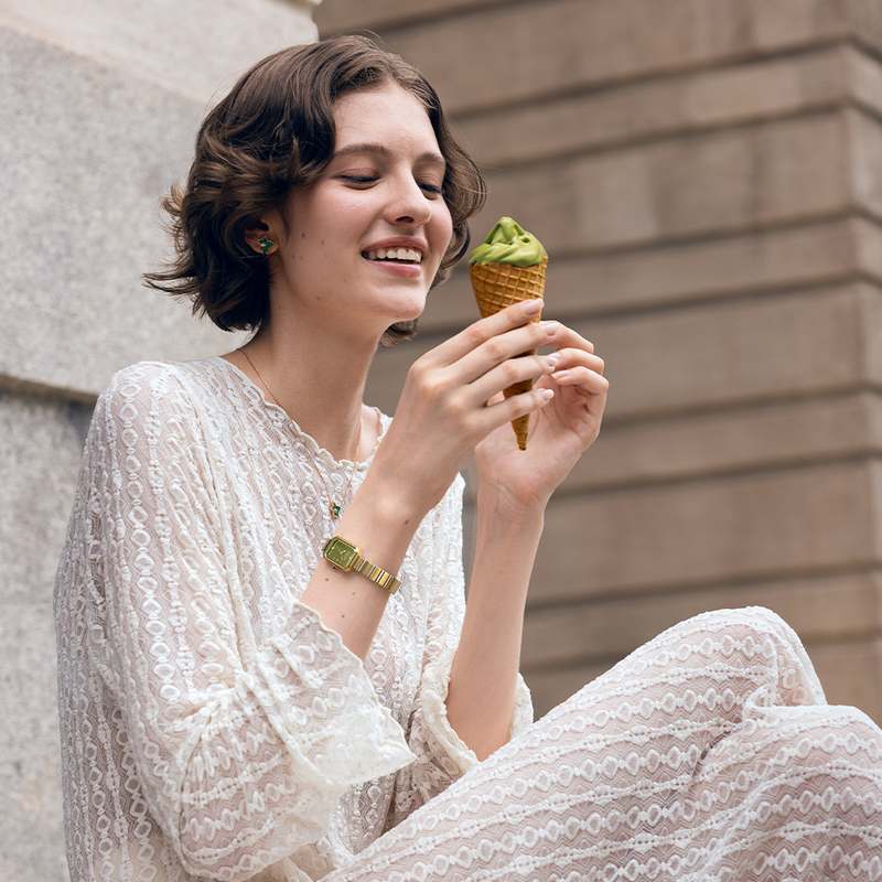 일상 속에서 빛나는, 롤라로즈의 그린 오닉스 시계 이야기