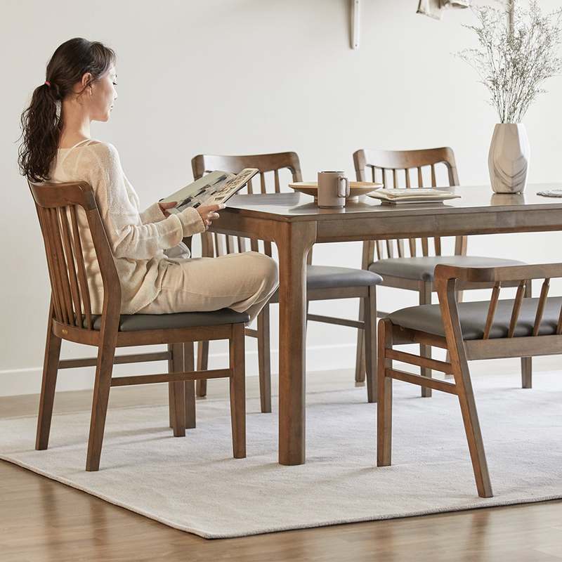 편안한 집들이 선물! 고무나무 원목으로 만든 로렌 4인용 식탁세트 추천