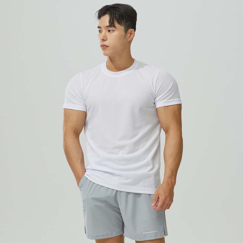 편하게 입기 좋은 쿨링 반팔 티셔츠, 운동할 때 딱이야!