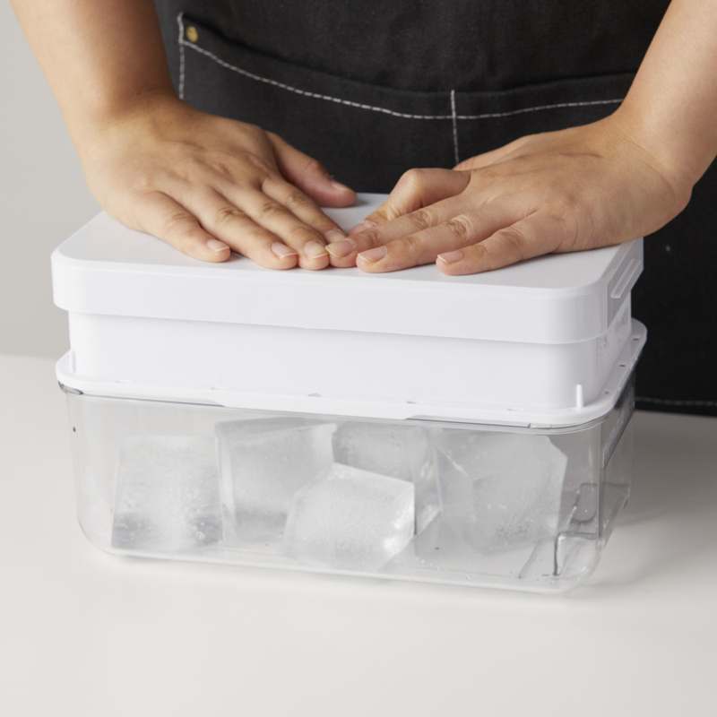 쉽고 편하게 얼음 만들기! 자이언트푸쉬 실리콘 얼음트레이 추천